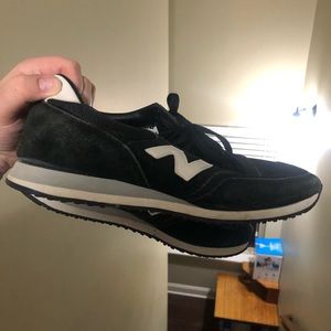 New Balance tennis shoes women's